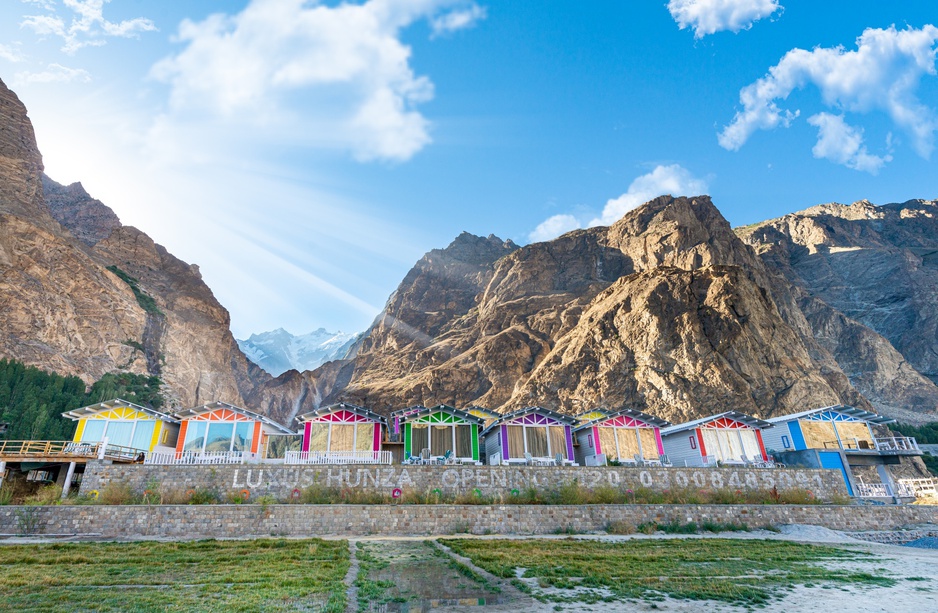 Luxus Hunza Colorful Wooden Huts