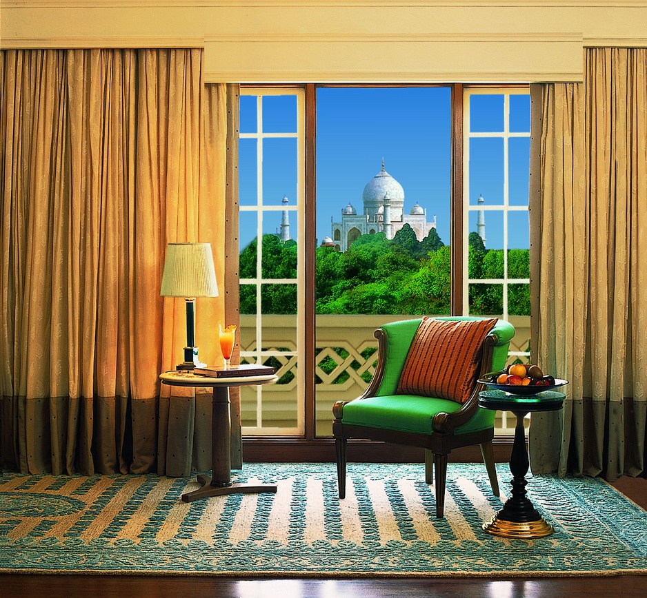 Room with view on Taj Mahal