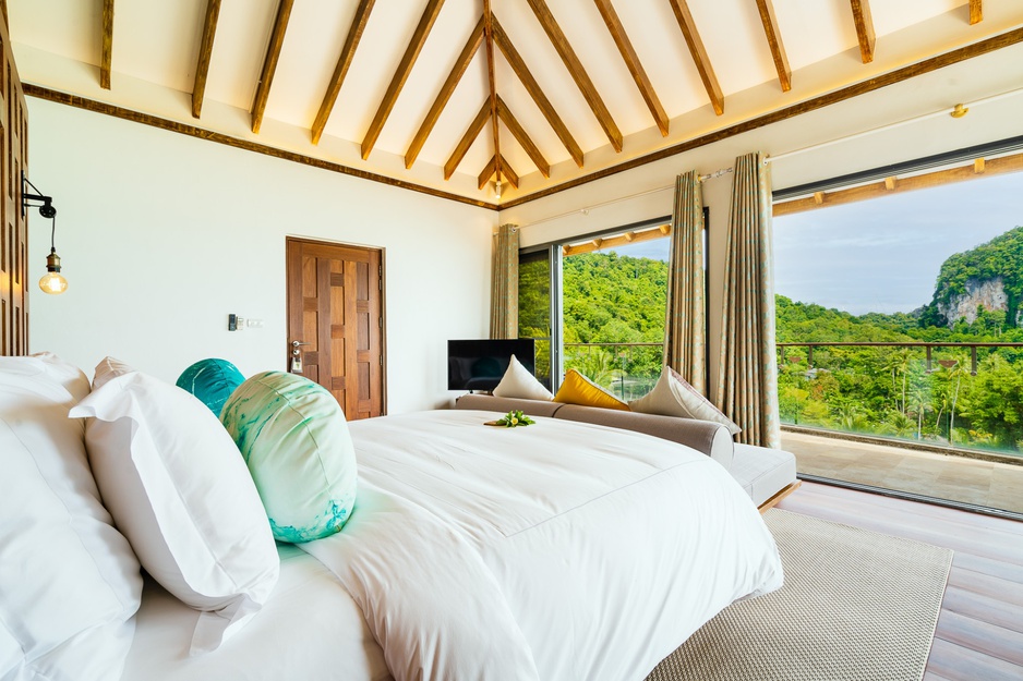 Hilltop Pool Villa Master Bedroom