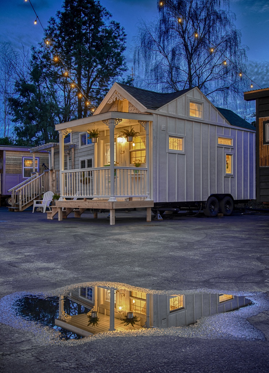 Tiny Digs Hotel - Tiny Cottage House