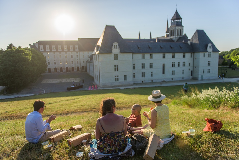 Picnic at the Fontevraud Abbey