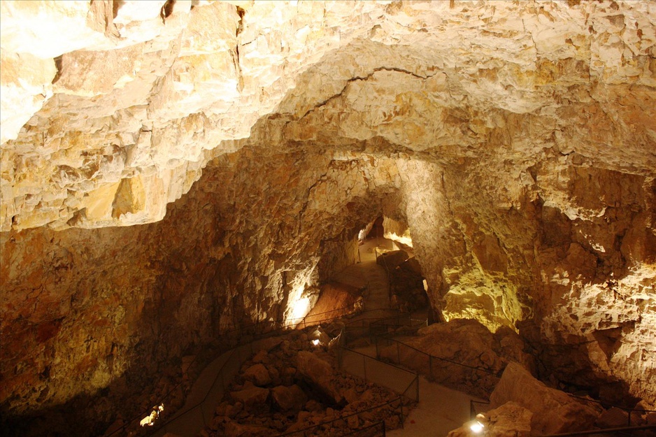 Grand Canyon Caverns Caves