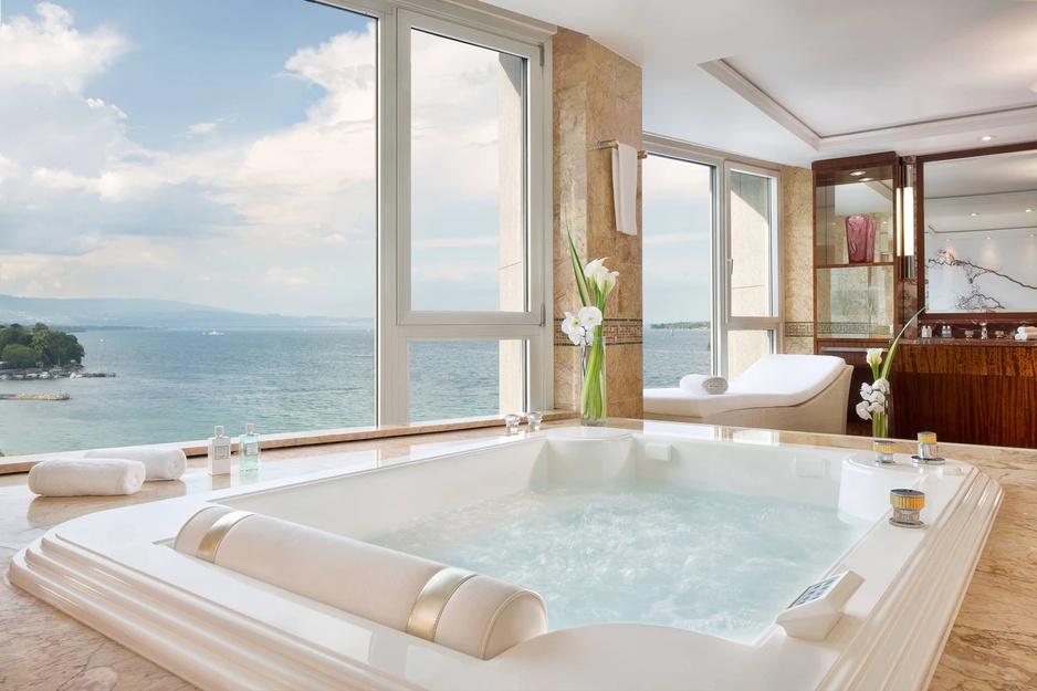 Hotel President Wilson Royal Penthouse Suite Hot Tub