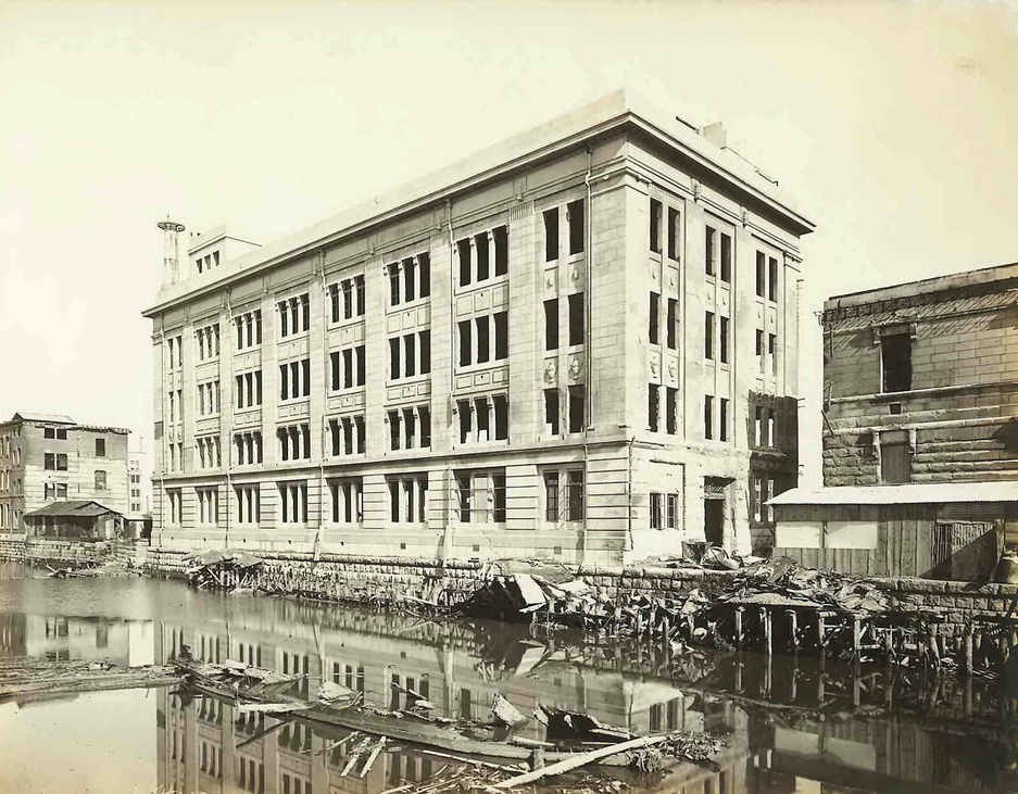 Vintage photo of Tokyo's bank building in Nihonbashi Kabutochō from the 1920s