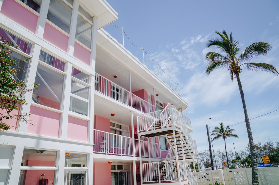 The Pink Hotel Coolangatta Exterior