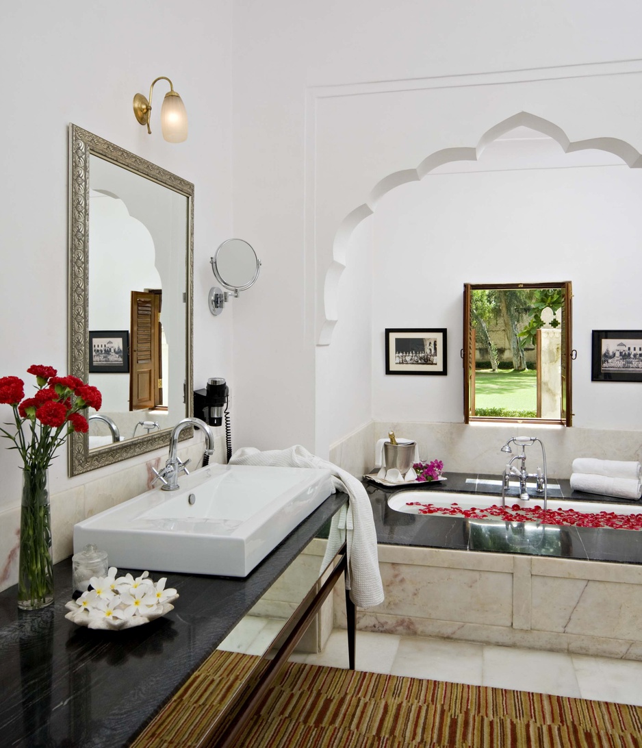 Samode Haveli bathroom