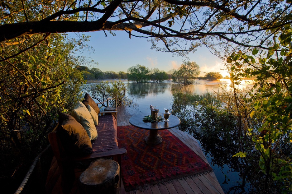 Tongabezi Lodge chill at the riverside