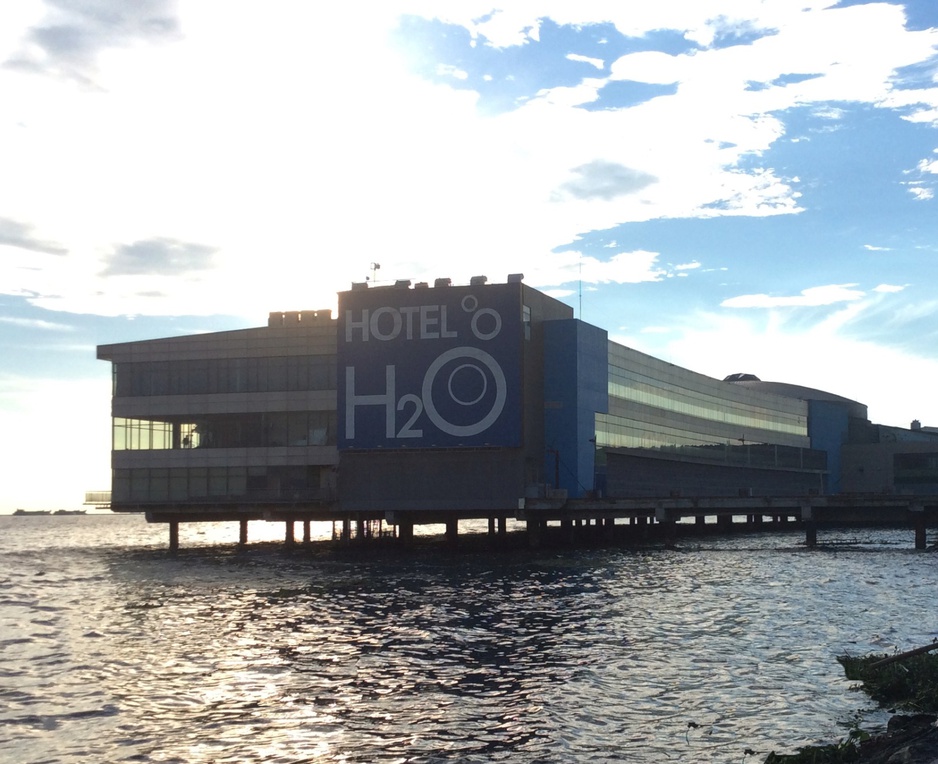 Hotel H2O building