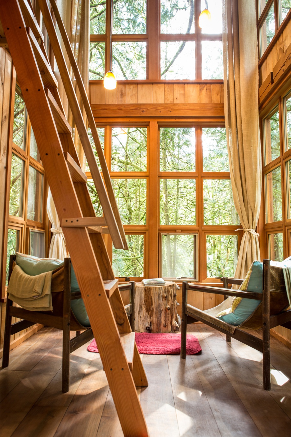 Trillium Tree House interior downstairs