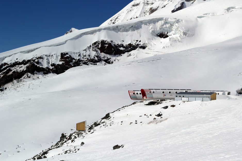 LeapRus Eco Hotel capsules on Mount Elbrus