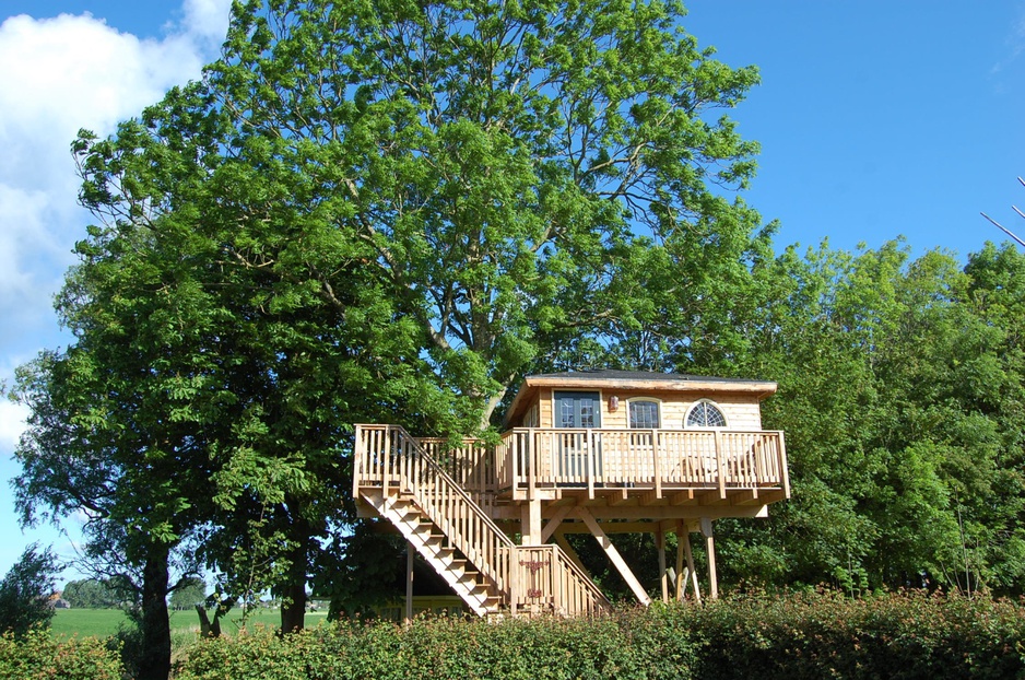 Het Kleine Paradijs tree house