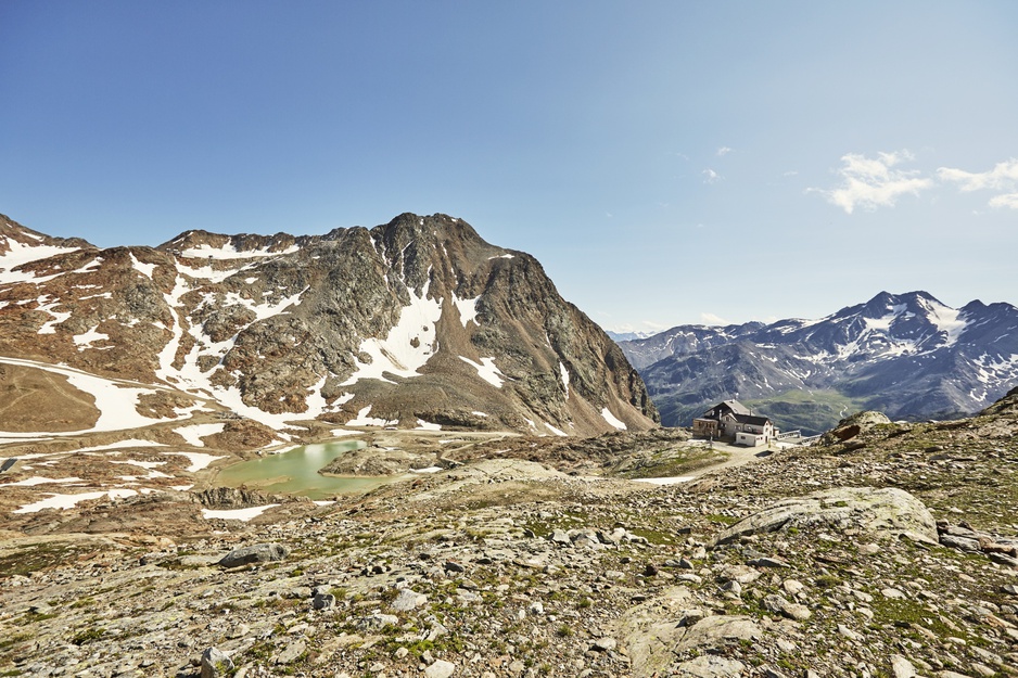 Schutzhütte Schöne Aussicht on the Top of Alps