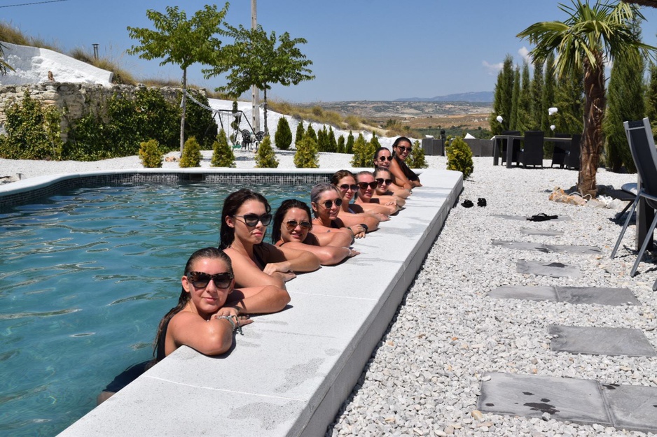 Cuevas Helena Girls In The Pool