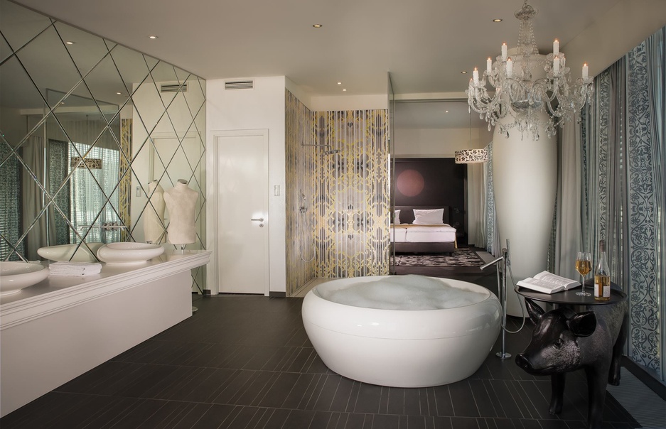 Kameha Grand Bonn bathroom with jacuzzi