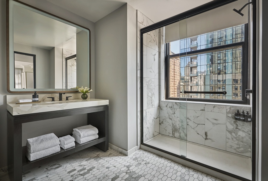 Pendry Chicago Hotel Bathroom