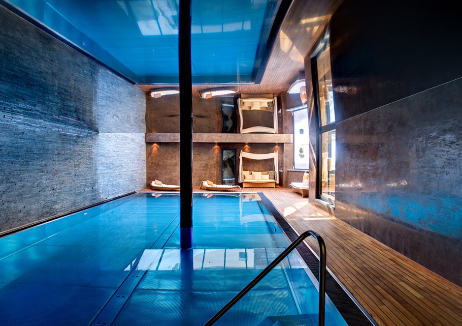 Hotel Firefly indoor swimming pool