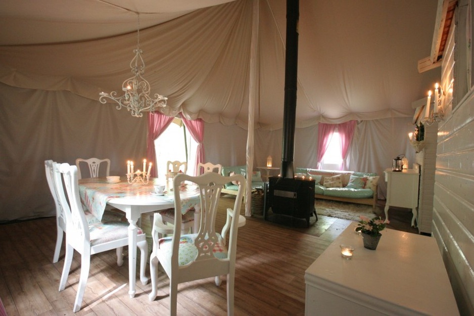 Jollydays tent interior