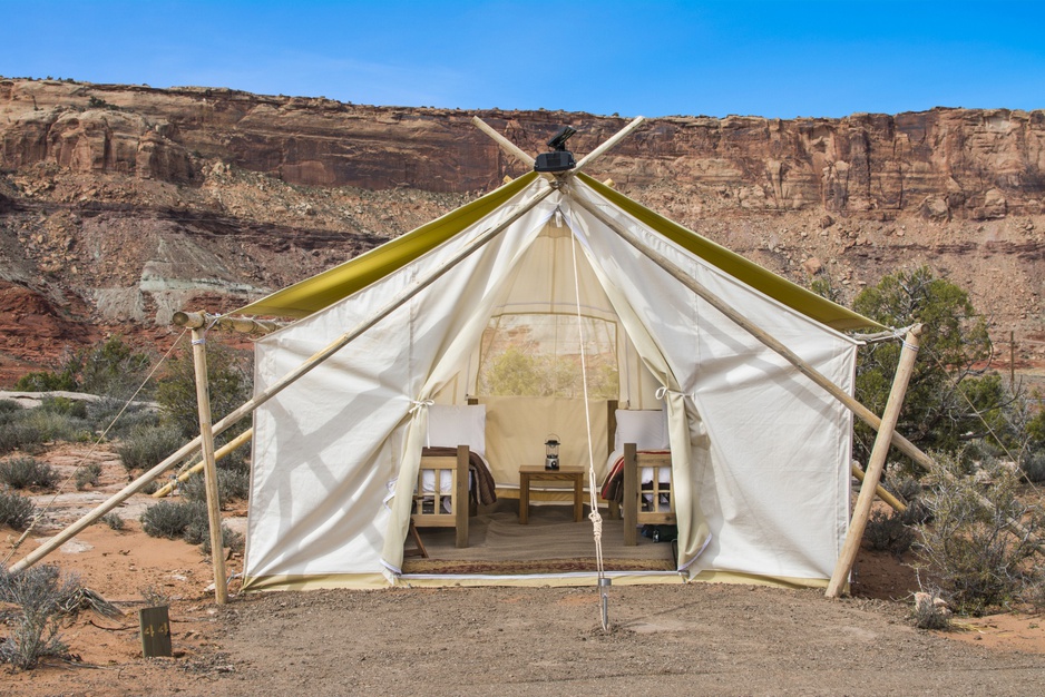 Safari tent