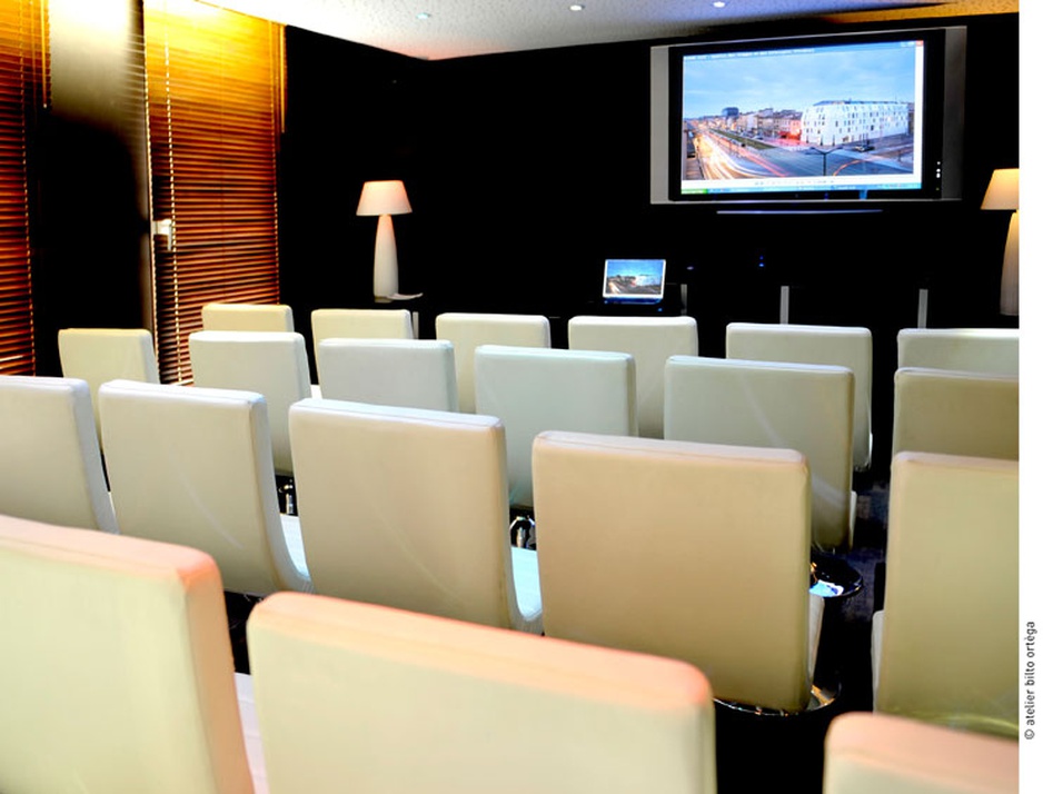 Seekoo Hotel theater