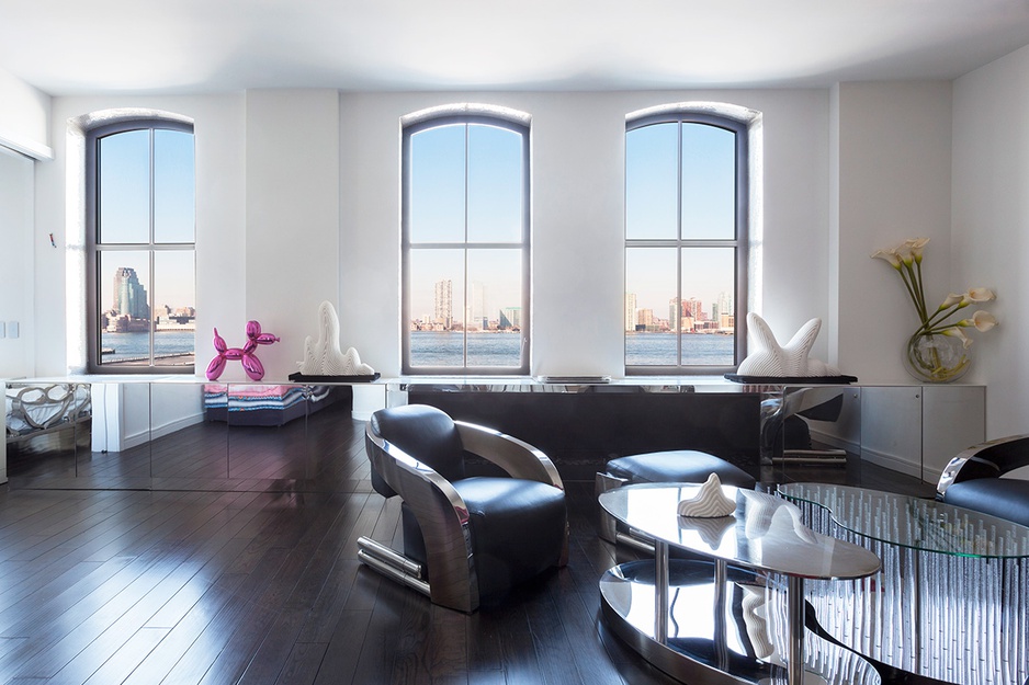 Tribeca apartment large windows with New York panorama