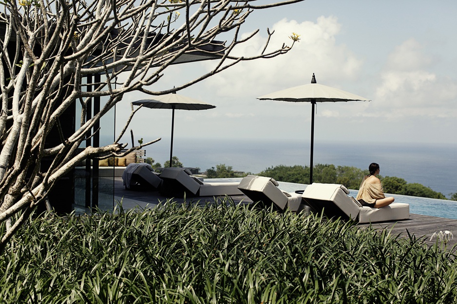 Alila Villas Uluwatu pool beds