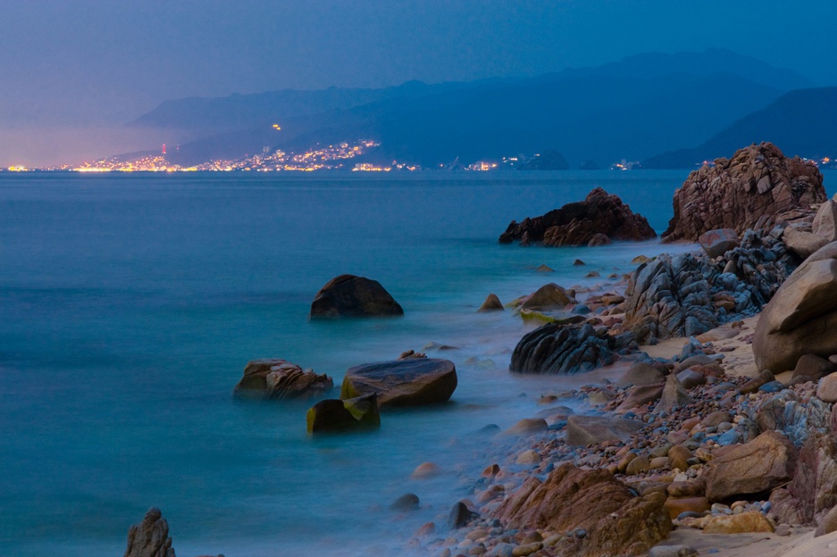 Xinalani beach night views