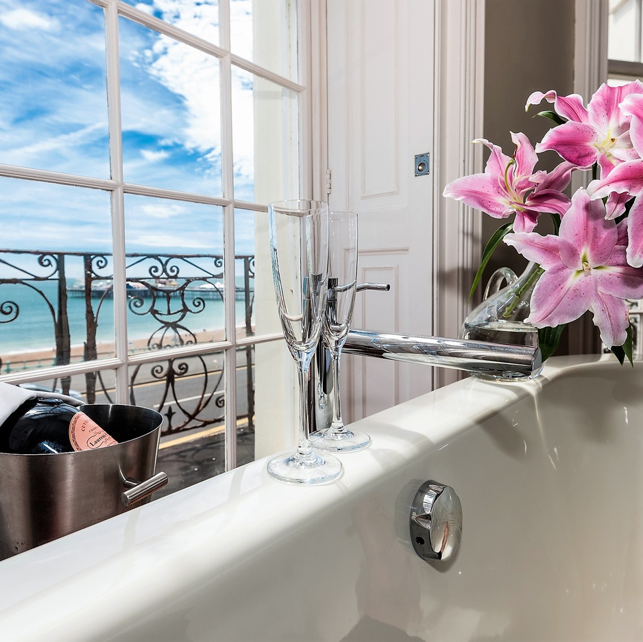 Bath tub with sea view