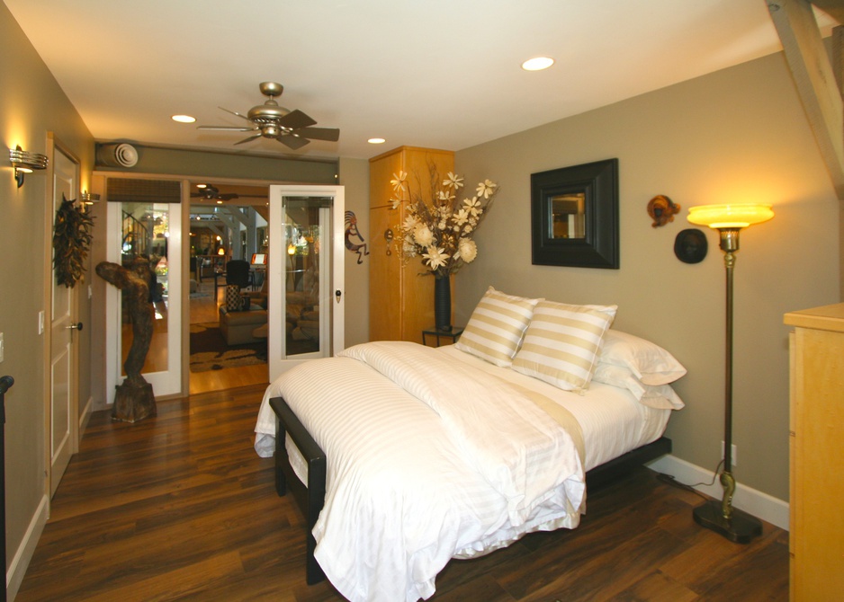 Covered Bridge House bedroom