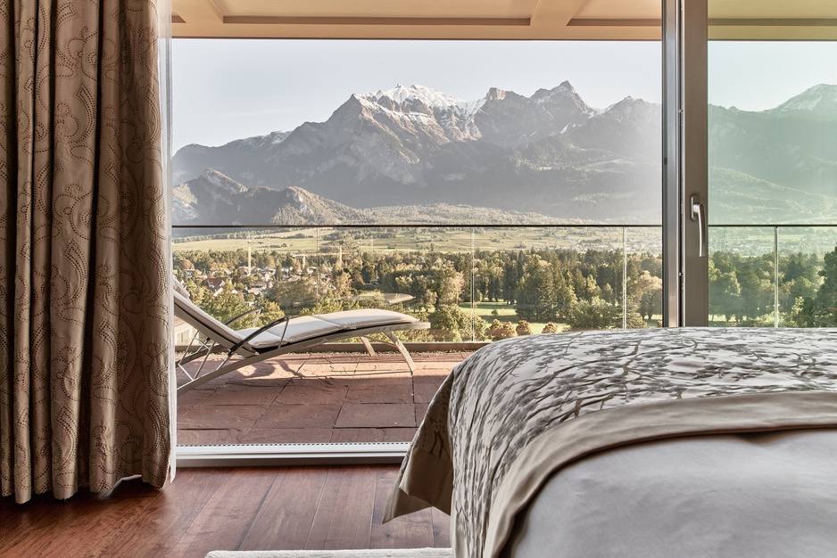 Grand Hotel Quellenhof Penthouse Suite Bedroom Mountain View