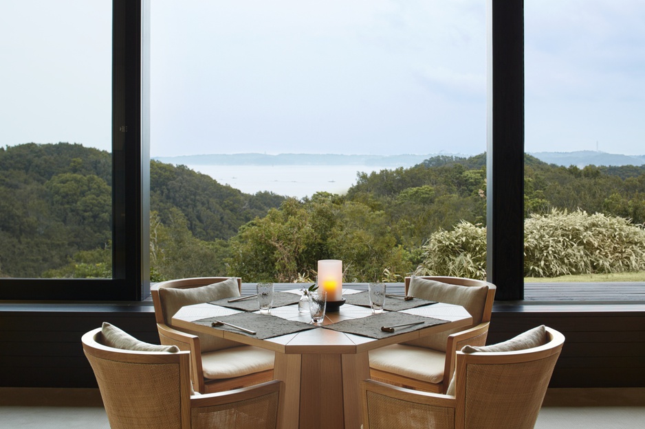 Amanemu restaurant bay view