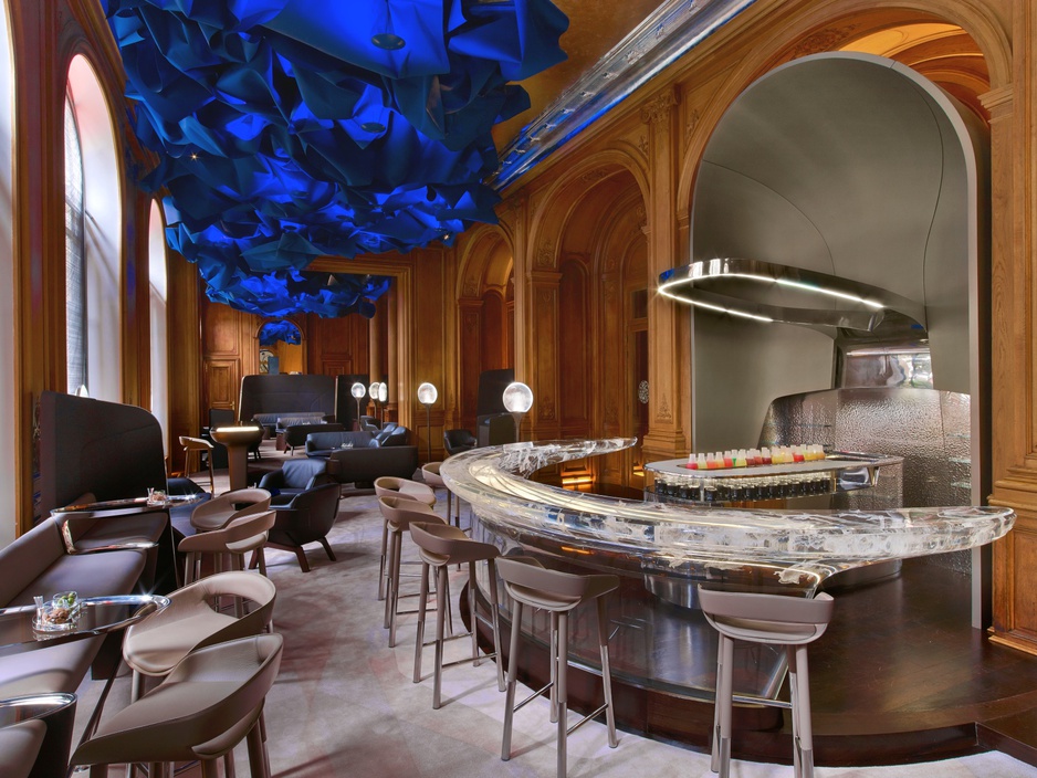 Hotel Plaza Athenee Paris bar