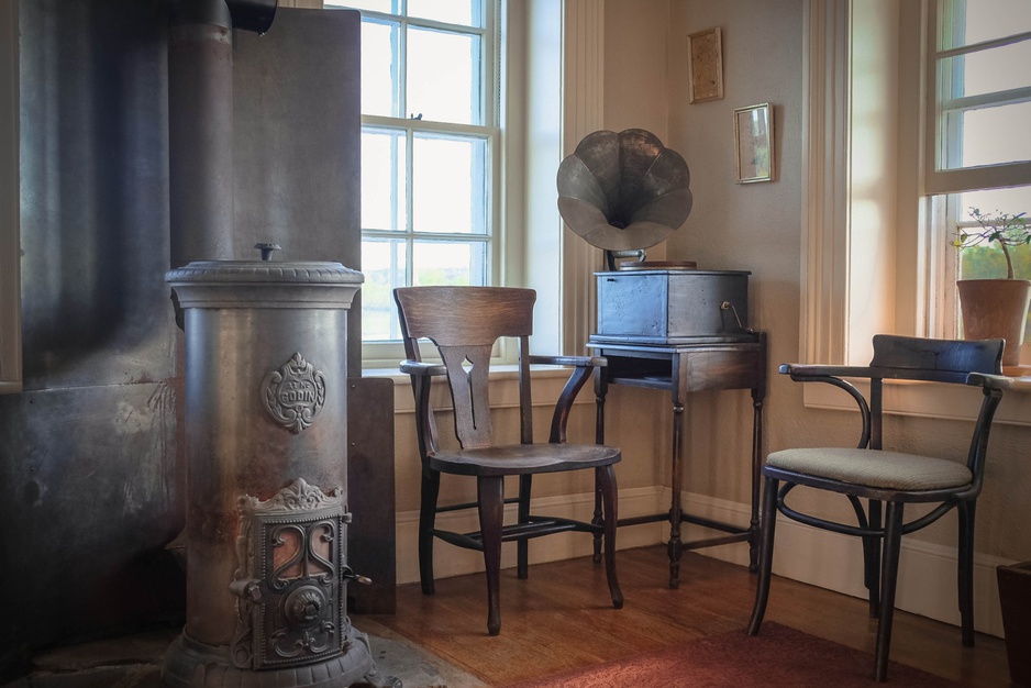 Saugerties Lighthouse parlor