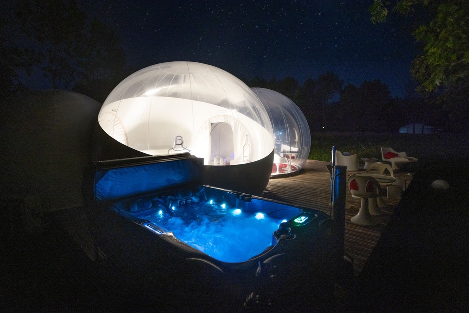 Lost in Sensations Hotel Bubble Tent Jacuzzi and Starry Night Sky