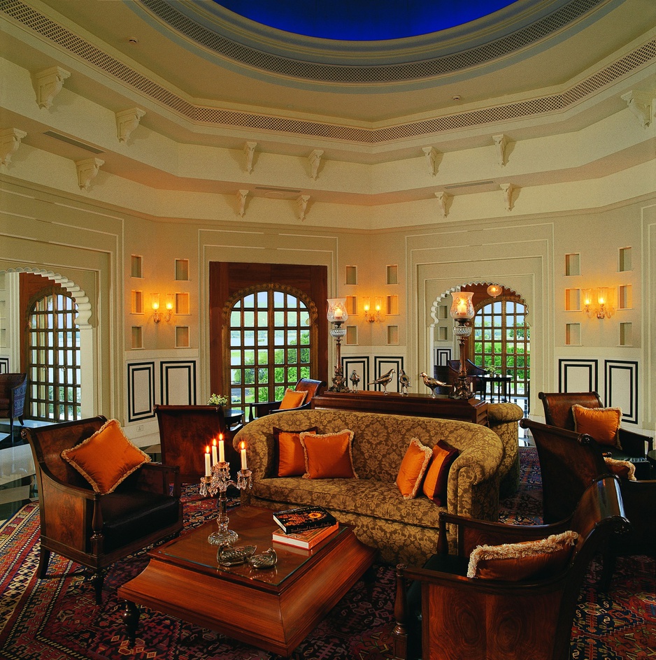 The Oberoi Udaivilas lounge