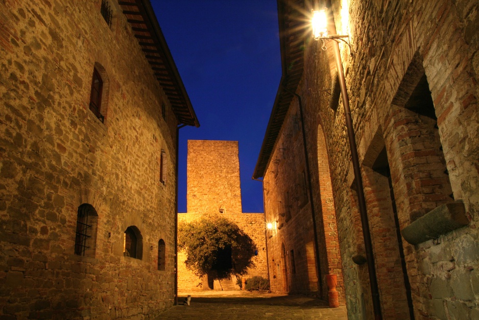 Castello di Petroia walk between the brick walls