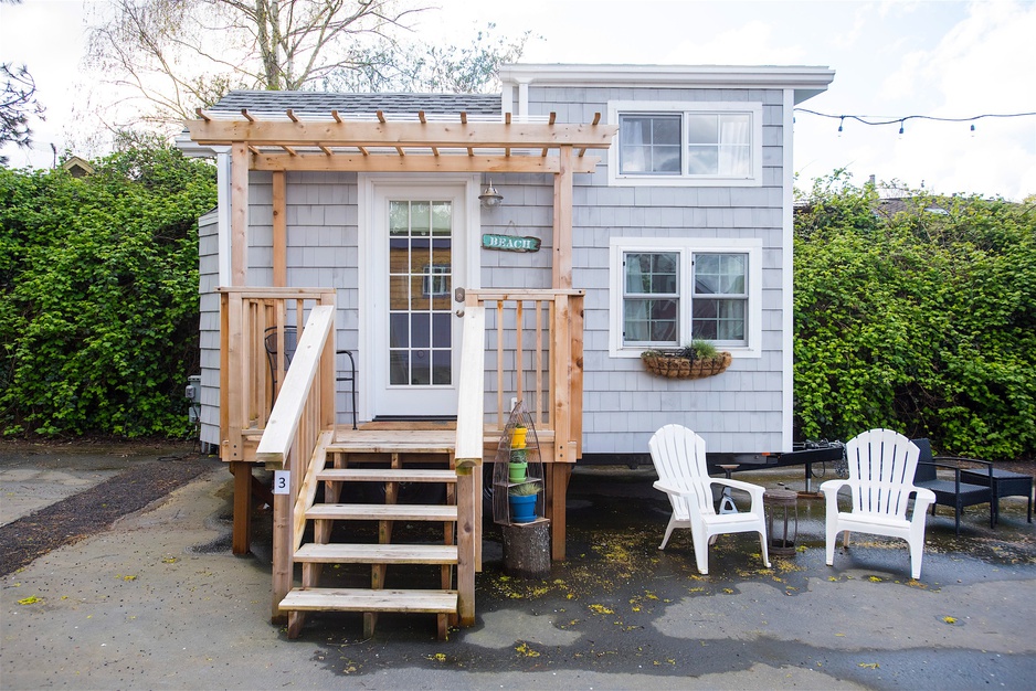 Tiny Digs Hotel - Tiny Beach House