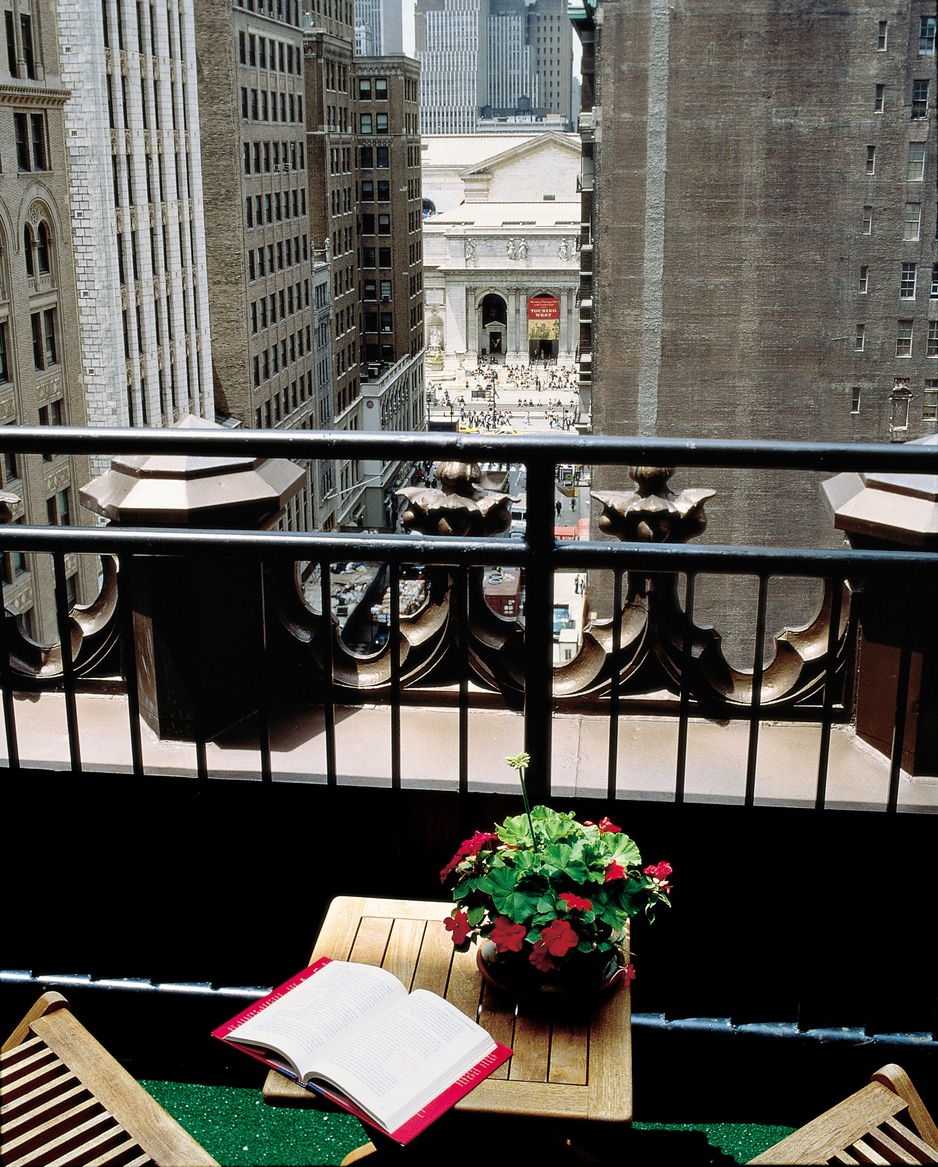 Library Hotel balcony with view on the streets of New York