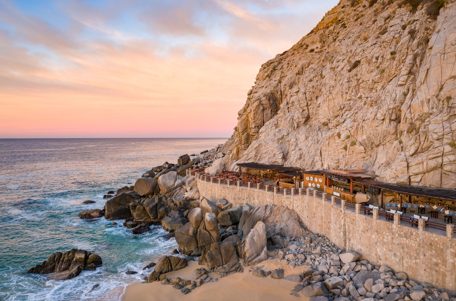 El Farallon Oceanfront Bar & Restaurant