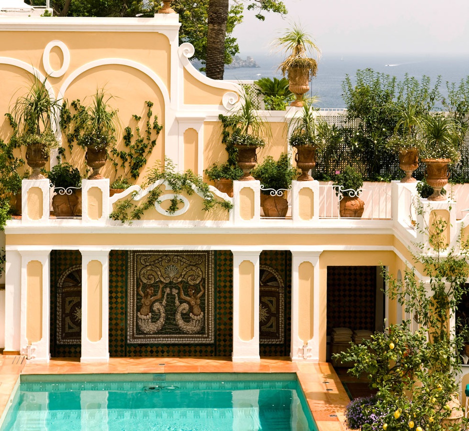 Le Sirenuse Hotel swimming pool and facade details