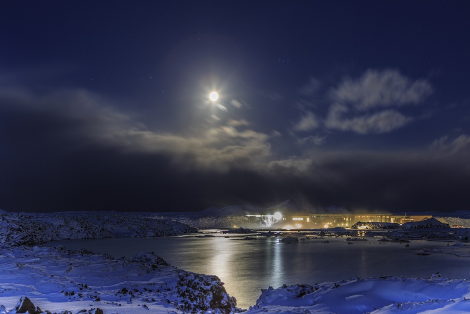 Blue Lagoon Iceland resort at night