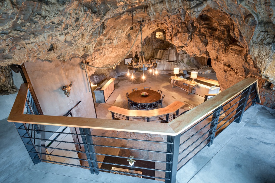 Beckham Creek Cave Lodge lounge from above