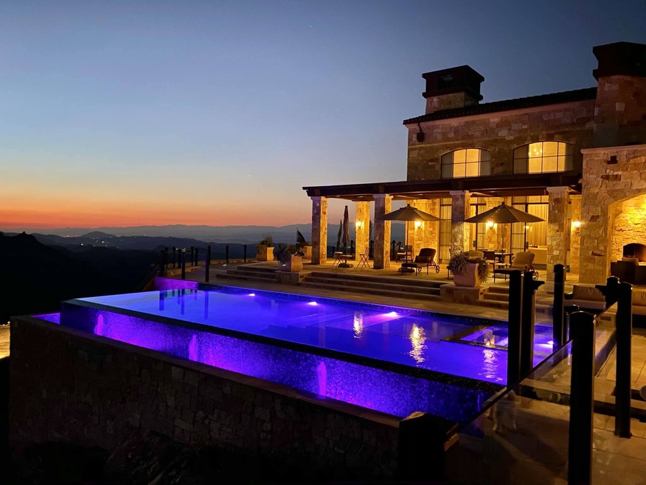 Malibu Rocky Oaks Infinity Pool At Night