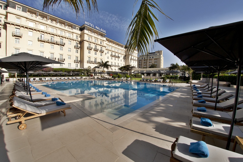 Hotel Palacio Estoril building with the swimming pool