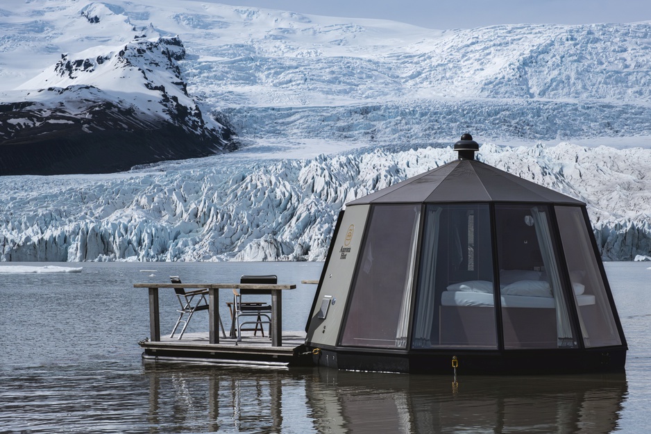 AuroraHut Houseboat