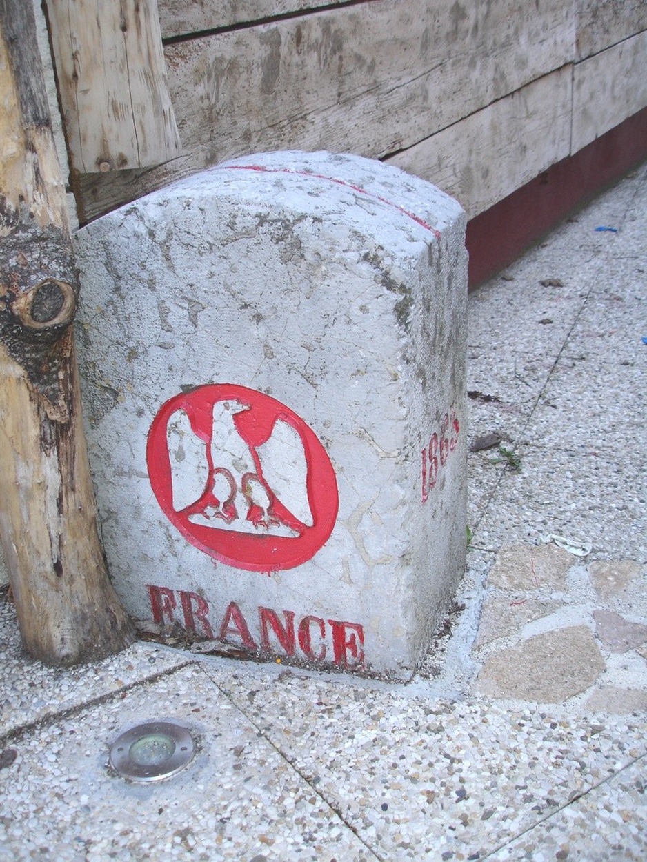 France stone sign