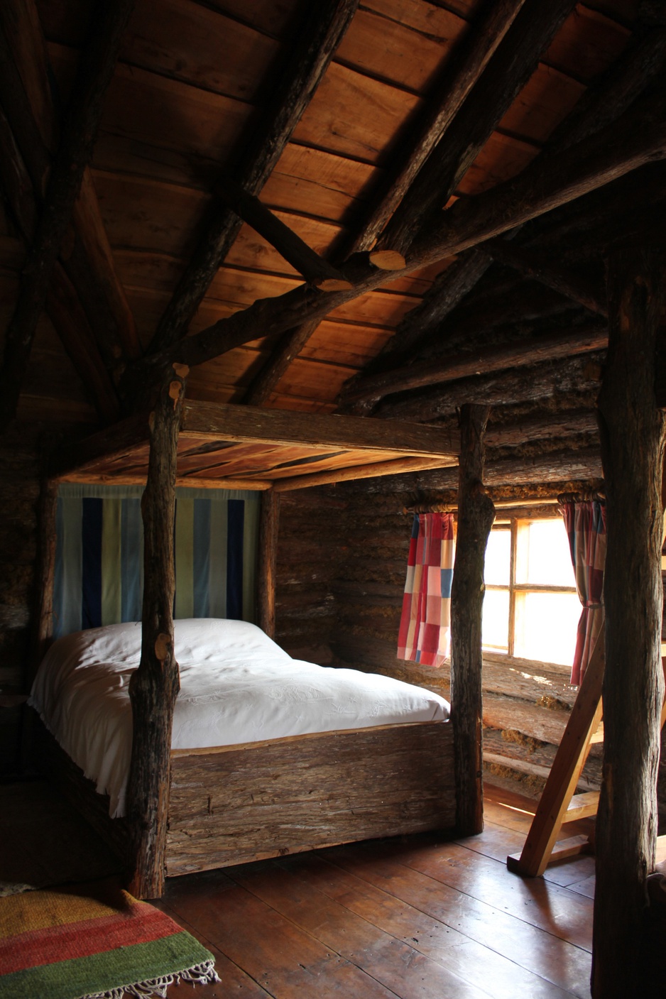 Main cabin bedroom & window