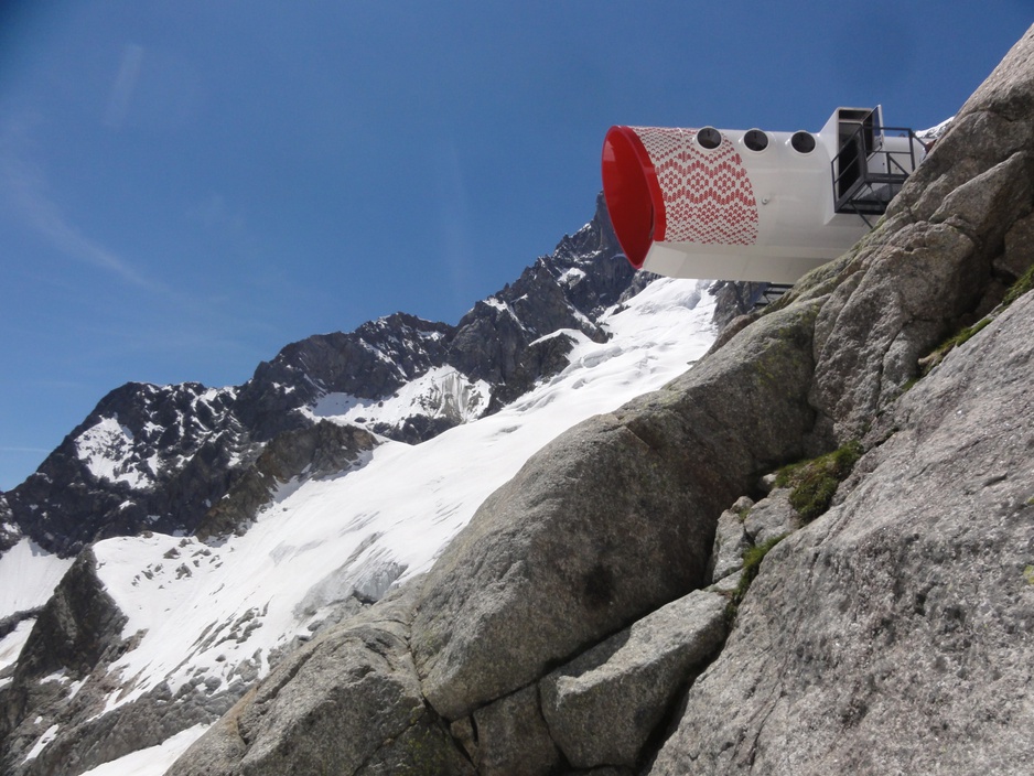 Bivacco Gervasutti – Capsule Hotel Hanging Off A Cliff In Italy