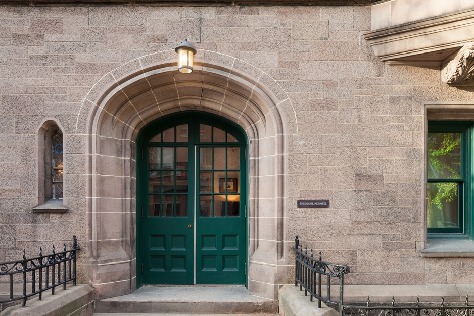 The High Line Hotel main gate