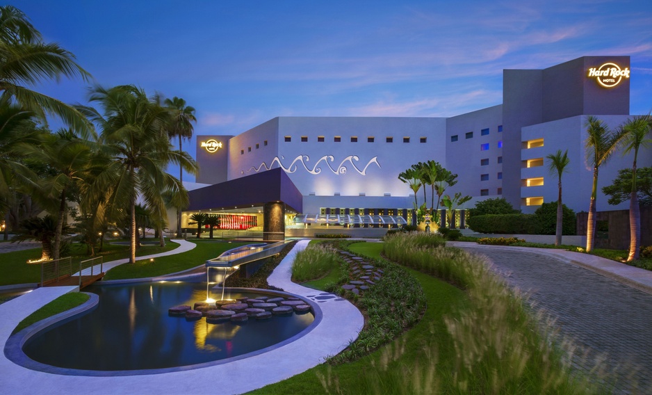 Hard Rock Hotel Vallarta Driveway in Dusk