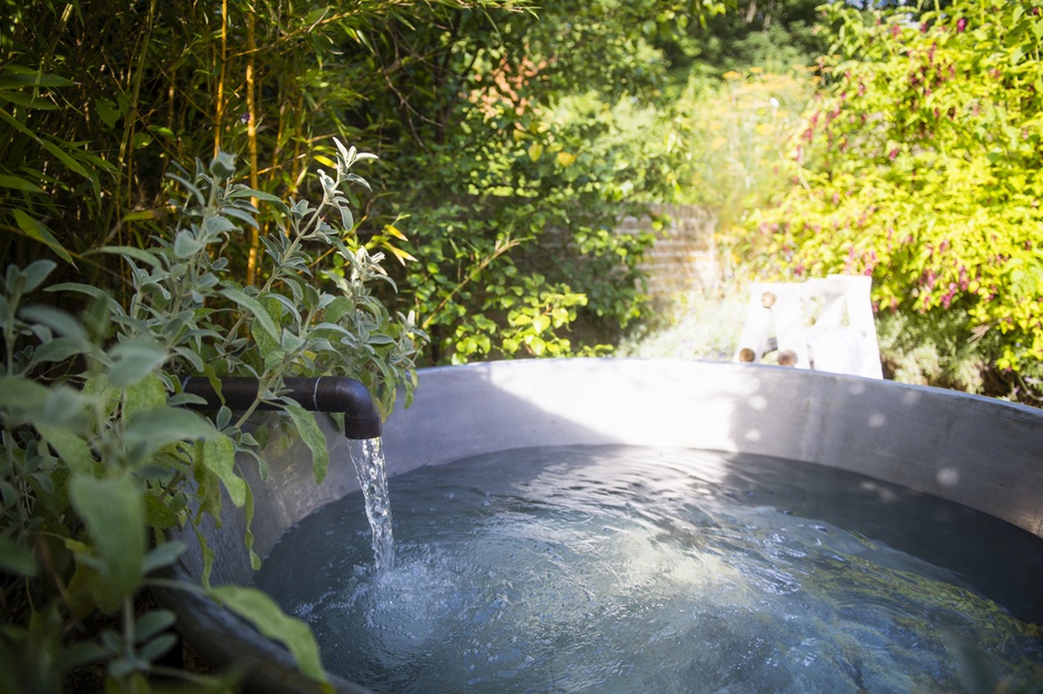 Lime Wood Hotel Herb House Spa hot tub